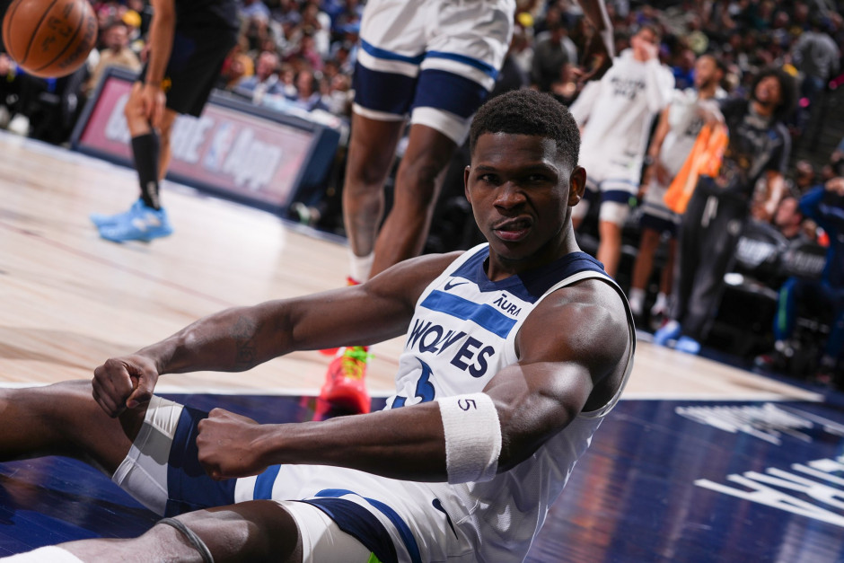 球员薪资已 球员薪资已