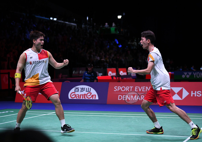 从内部阵容 从内部阵容